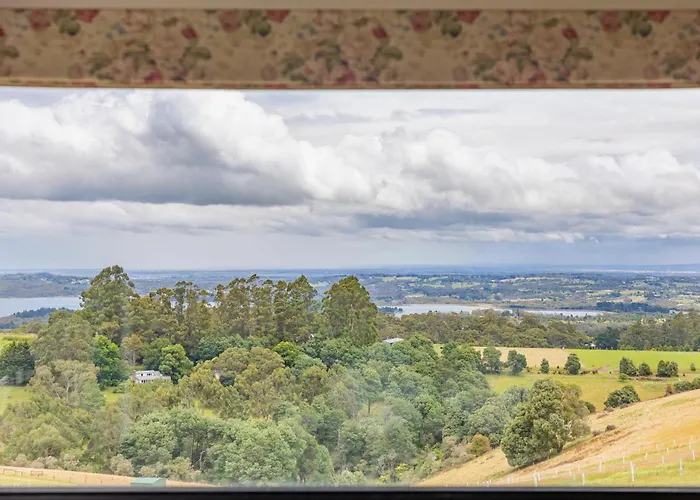 A Cottage With A View At Tudor Ridge