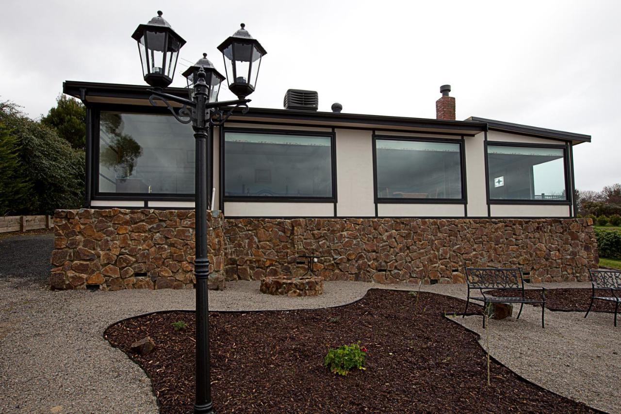 A With A View At Tudor Ridge Bed & Breakfast 4*